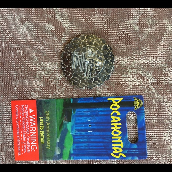 LE Pocahontas 25th Anniversary Disney Pin - Picture 2 of 3